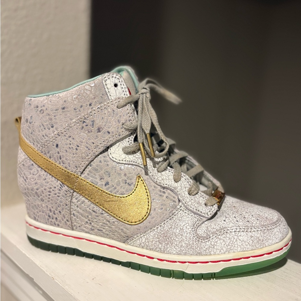 Nike Women’s Dunk Sky Hi Wedge Sneakers Year of the Horse 649464-001 Size 7 - Picture 2 of 10